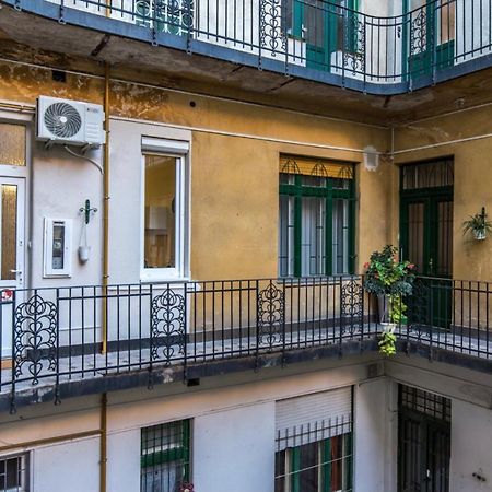 Cozy Nest In The Heart Of Budapest Apartment Ngoại thất bức ảnh
