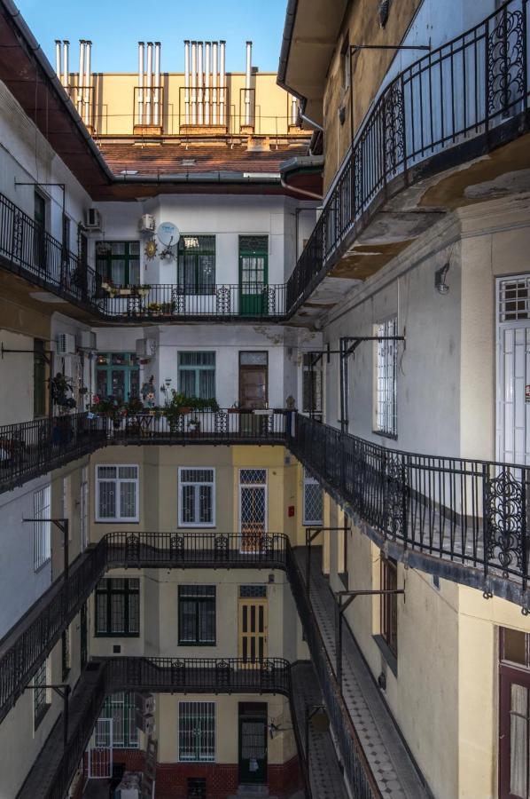 Cozy Nest In The Heart Of Budapest Apartment Ngoại thất bức ảnh