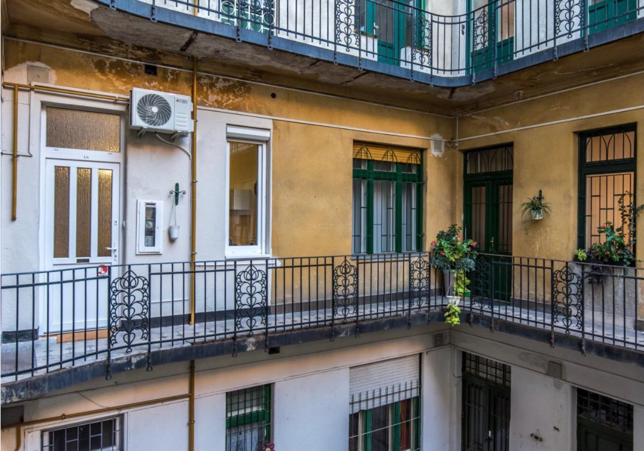 Cozy Nest In The Heart Of Budapest Apartment Ngoại thất bức ảnh